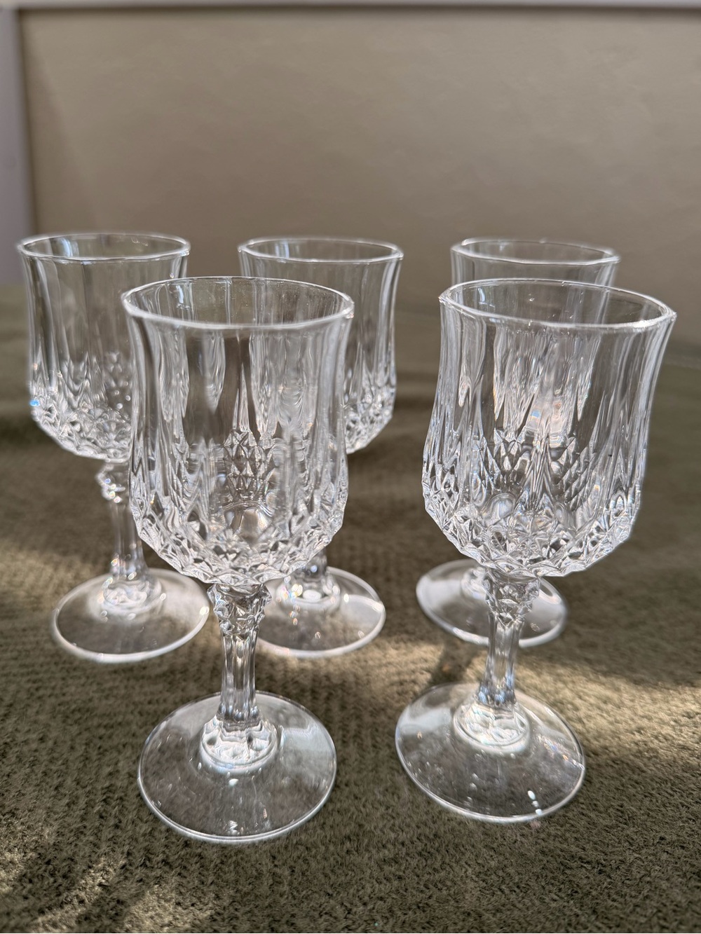 Clear Cut Crystal-Style Wine Glasses - Set of 5